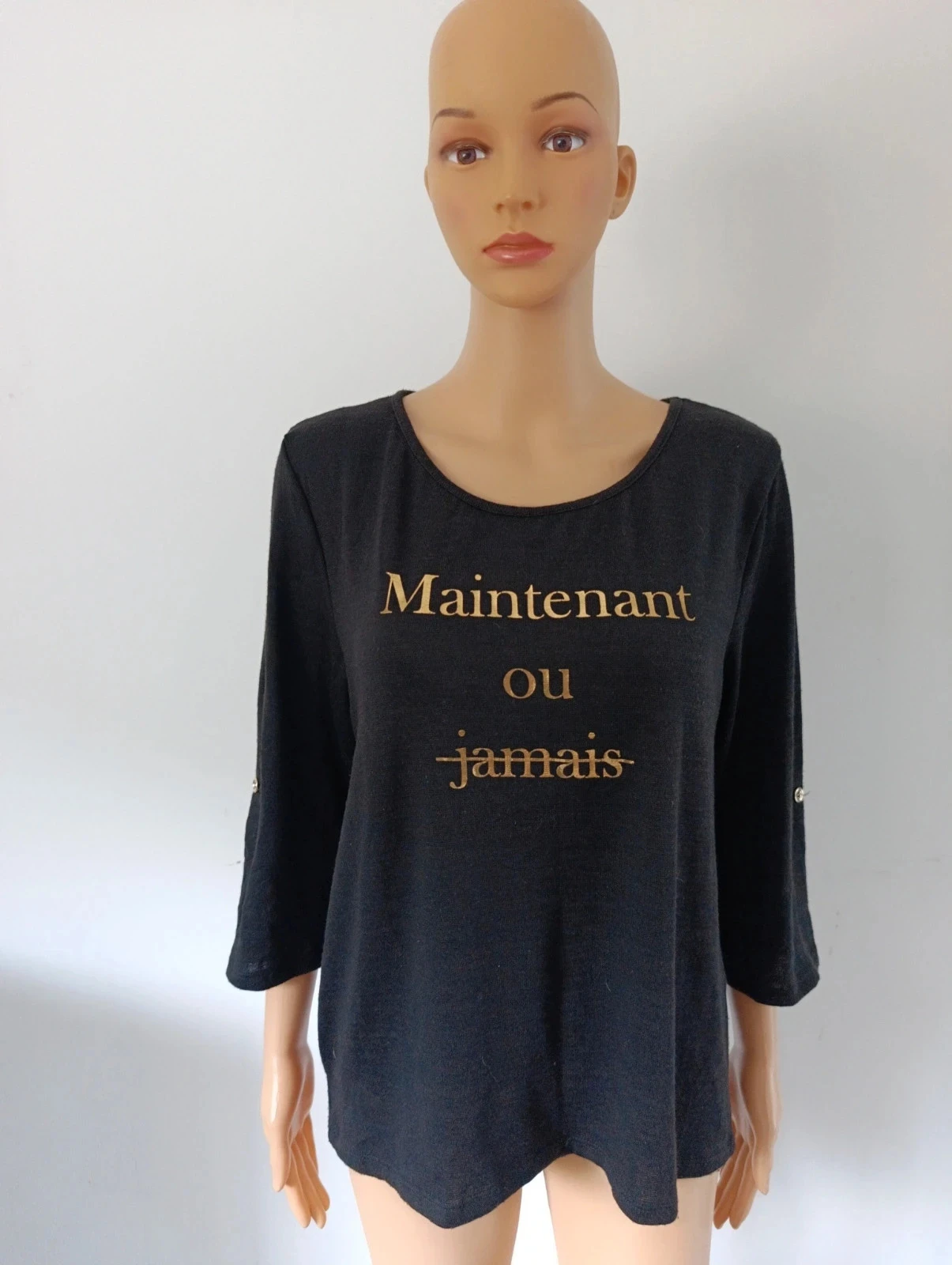 Camiseta feminina preta com estampa 'Maintenant ou jamais' mangas 3/4 – Tamanho L – photo 3